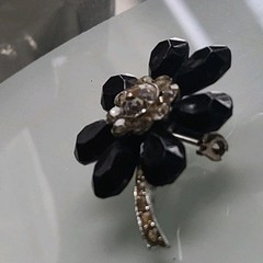 Vintage Daisy Brooch Cut Black Jet Glass & Rhinestone Pin Silver Tone Mcm 1 3/4″