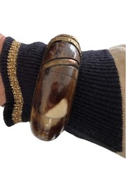 VTG 70s Bangle Bracelet Horn Bone Brass Pin Closure Hinged Chunky Brown Cream 1”