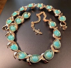 Vintage Lisner Aqua Cabochon/Goldtone Necklace/Bracelet Set