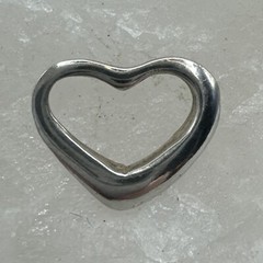 925 Sterling Silver Vintage Open Heart Slide Italy Pendant .54g .5” (AT1124-44)