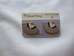VINTAGE SAMUEL HUANG SIGNED DESIGNER CLOISONNE FAN WHITE BLACK & GRAY EARRINGS