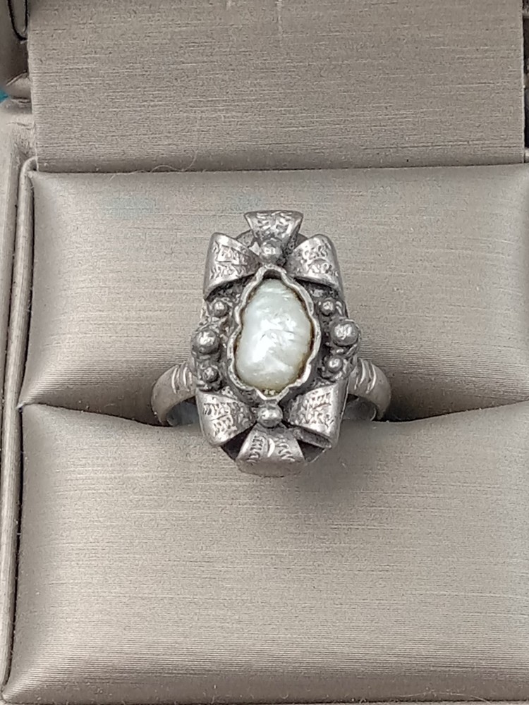 Unique Artisan Made Sterling Silver Size 6.5 Ring w. Pearl Setting – 6 grams