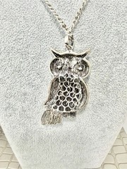 Vintage AERO 1987 Silvertone Articulated Rhinestone Owl Pendant Necklace Y3K