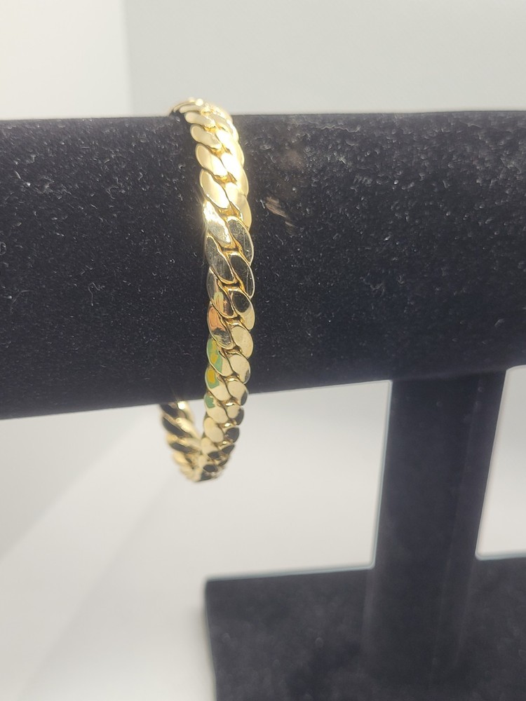 Gold Tone Snake Chain Braslet 8.5in