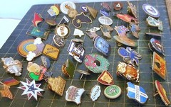 Lot of 80+ pins pinback. Olympics, Raiders, Beer, Flags, Animals, Oddities, Mix