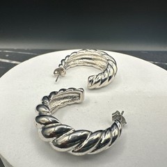 Vintage Y2K Twisted Hoop Earrings Silver Tone Wide Croissant Women’s jewellery