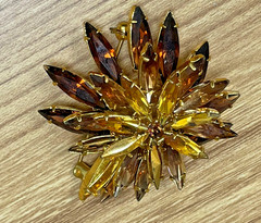 Vintage Made in Austria Topaz Amber Rhinestone Starburst Flower Brooch Gold Tone