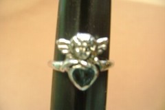 VINTAGE PRECO ANGLE BLACK ENAMEL HEART SIZE 5 SILVER TONE RING