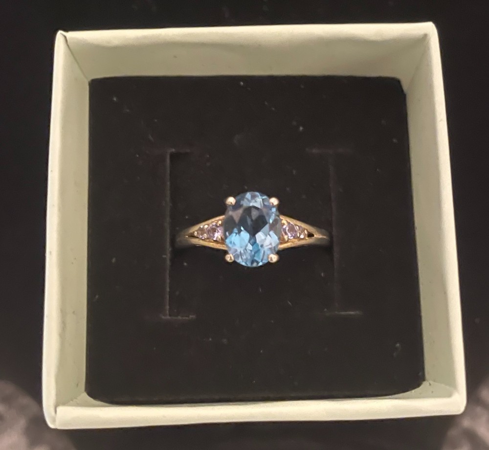 Vintage Gorgeous Sterling Silver 925 Blue Topaz Ring With 4 SM Diamonds size 8