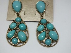 Beautiful pair Post Pierced Earrings Gold Tone Turquoise Cabochons Erica Lyons C