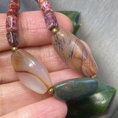 Vintage Necklace Agate Estate Jewelry Pre-Owned Hippie Beaded Boho Red Brown