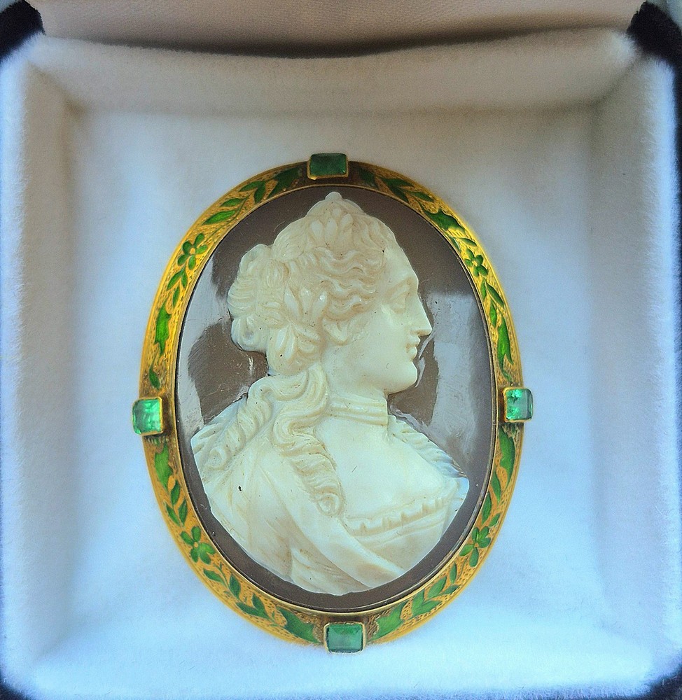 Antique Chalcedony Cameo 14K Gold Brooch/Pendant W/enamel & Emeralds