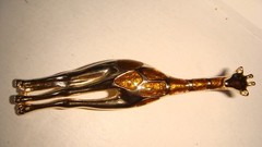 VINTAGE SIGNED LC LAUREN CONRAD ENAMEL GIRAFFE PIN BROOCH GOLD TONE ESTATE