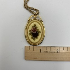 Vintage Floral Roses Cameo Pendant Necklace 23” Rope Chain Gold Tone