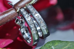 14k white gold earrings 0.16ct diamond 0.75″ omega back hoop 4.78g N2594B