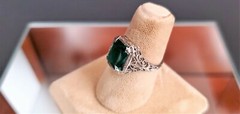 14k White Gold Filigree Design Ring Set Man Made Emerald Green Type Stone