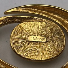 Vintage Monet Signed Goldtone Metal Faux Pearl Jelly Belly Pin Brooch 1.75″