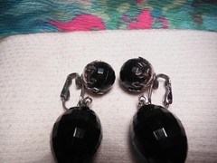 DALSHEIM EARRINGS ~ VINTAGE PAIR OF DALSHEIM CLIP ON EARRINGS ~ CIRCA 195Os.