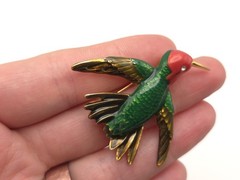 Vintage Signed MMA Metro Museum of Art Green Red Enamel Hummingbird Brooch Pin