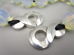  GORGEOUS PATRICIA VON MUSULIN STERLING 20MM ROUND FACETED OPALITE NECKLACE