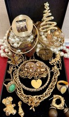 Vintage Estate Costume Jewelry Lot ! TRIFARI , SARAH COV and more!