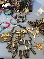 1/2 Pound Vintage To Modern COSTUME JEWELRY Lot. All Wearable!! Beautiful Pieces
