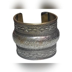 Vintage Wide Silver Tone Etched Cuff Bracelet Floral Boho Open Cuff Size 6.5