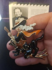 VTG NOS Bob Mackie Halloween Witch Flying Broomstick Black Cat Enameled Brooch