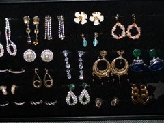 Jewelry Lot Earrings Pierced Rhinestone Metal Elegant Classy 23 pairs (935D)