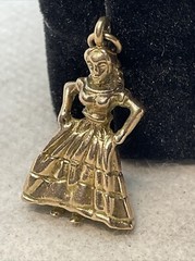 VINTAGE HANDMADE Solid 10K Yellow Gold DANCER Charm Pendant (25mm x 13.3mm) 4.7g