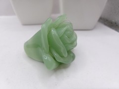 Vintage Plastic Lucite Molded Flower Ring~SIZE 8~GREEN~1970’s~80’s