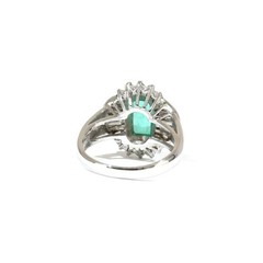 Emerald ring in platinum Japanese Vintage Estate Jewelry JEM-1151