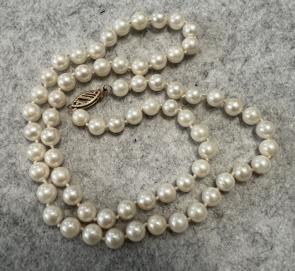 VTG 5.7mm Genuine Cultured Pearl Necklace W Solid 14k Gold Clasp 17” 19.2g *Read