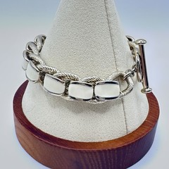 Vintage Gold Tone Cable Link Bracelet Cream Enamel Toggle Clasp Statement 6.75″