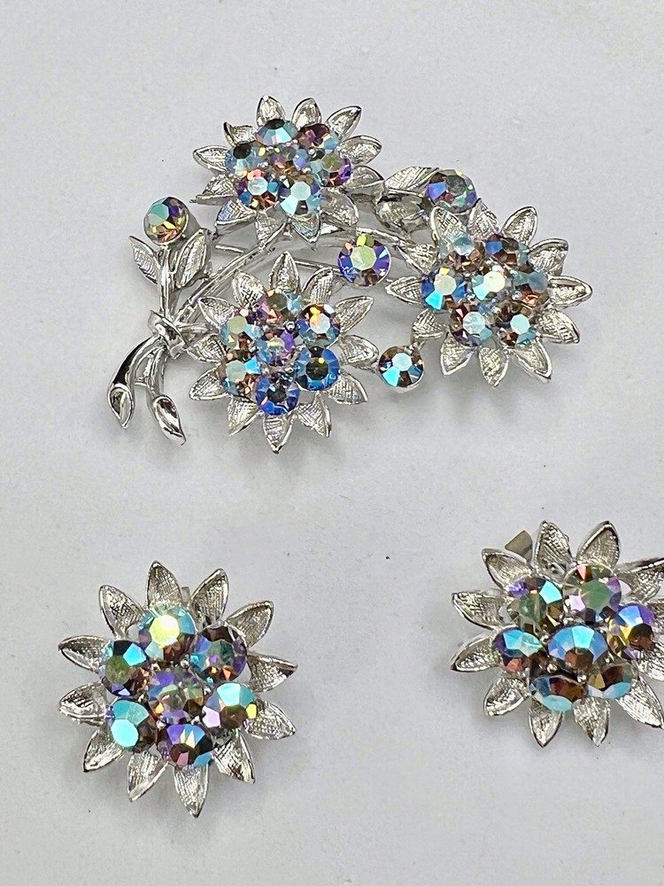 Vintage LISNER AB Blue Rhinestone Flower Pin Brooch / Earrings Set Rhodium Pltd