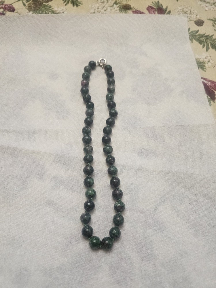 Modern Necklace stone green Beaded Collar Beads Pre Owned Condition Unique