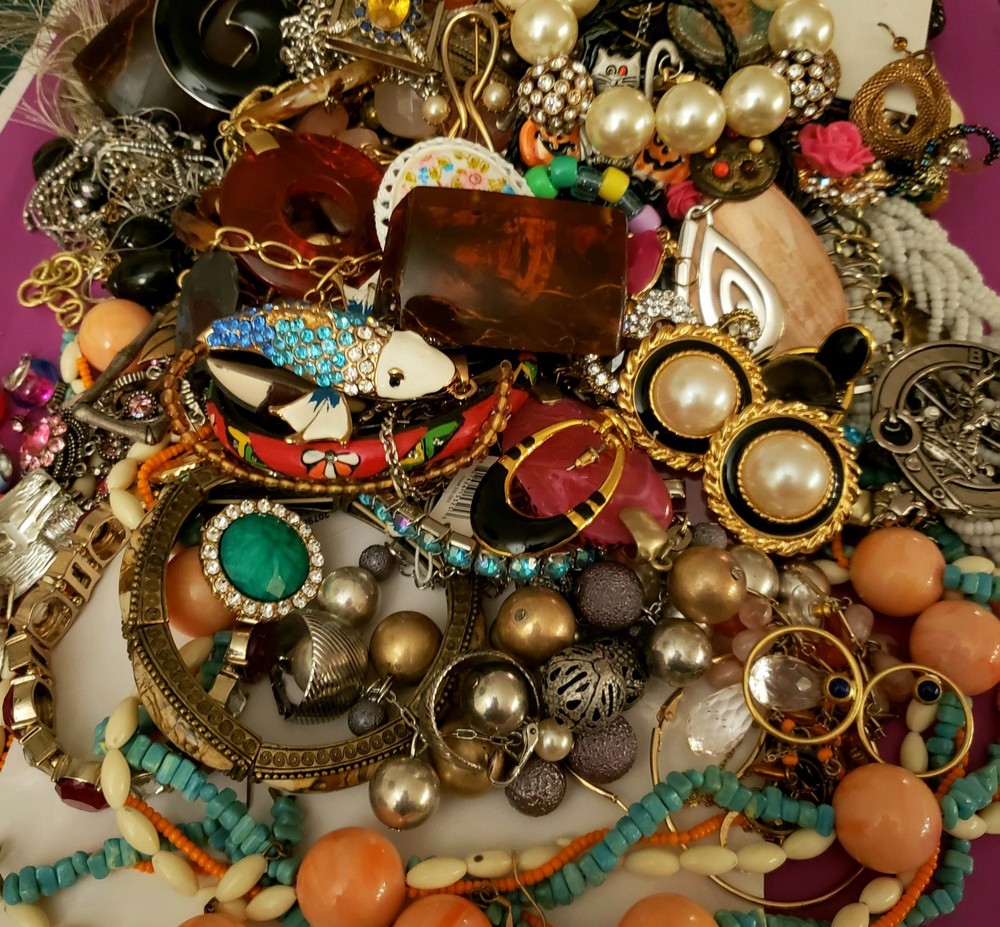 Vintage/Now Jewelry Lot Resell Craft Repair Mostly Wearable Many Signed 4.15 lbs