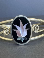 Vintage Sterling Silver Black Onyx Shell Inlay Flower Floral Cuff Bracelet