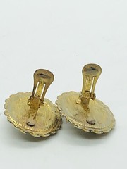 Lady Remington LR vintage goldtone black faux pearl oval clip on earrings