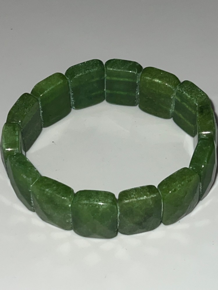 Vintage Hand Cut Jade Gemstone Stretch Bracelet