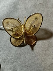 Lot of (7) Vintage Brooches Various Designs/Styles/Shapes/Colors Fashion Jewelry