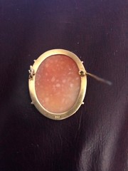 Antique 18K (750) Yellow Gold Cameo Brooch or Pin