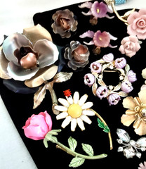 Vintage High End Flower Brooch Earring Jewelry Lot wSets Hollycraft Weiss Emmons