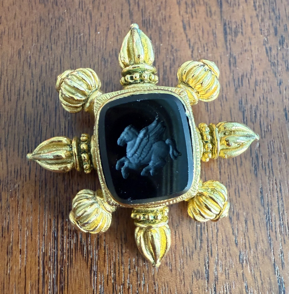 Vintage Lazaro NY Intaglio Pegasus Carved Onyx Brooch Gold Plated Neoclassical