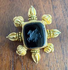 Vintage Lazaro NY Intaglio Pegasus Carved Onyx Brooch Gold Plated Neoclassical