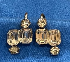 Vtg CORO EMERALD CUT Clear Rhinestone Screw Earrings Modernist Glass Signed 1”
