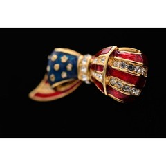 Carolee Vintage American Flag Bow Pin Brooch Pave Crystal Gold Signed 80s BinAP