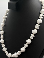 Vtg Lucite Textured Beaded Chip Necklace White Gold Beads 18”