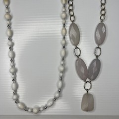 H1 Lot White Clear Resin Lucite Acrylic Boho Hippie 70s Mcm Mod Retro Necklaces