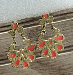 Earrings French Wire Chandelier Floral Acrylic Gold/Peach Stone Vintage
